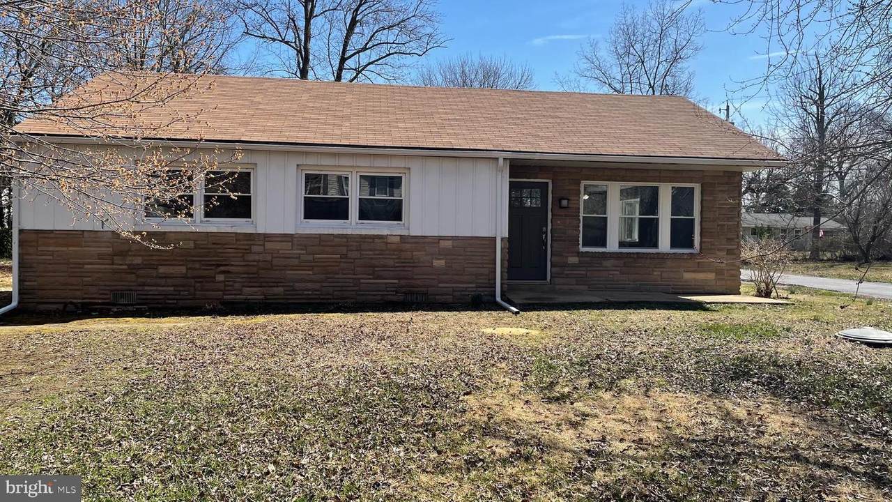 902 Crystal Road - Photo 1