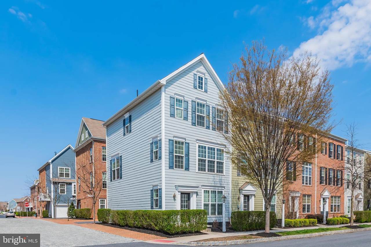 121 Summer Lane - Photo 1