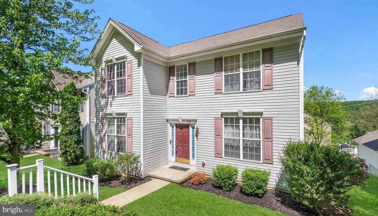 835 Oak Street - Photo 1
