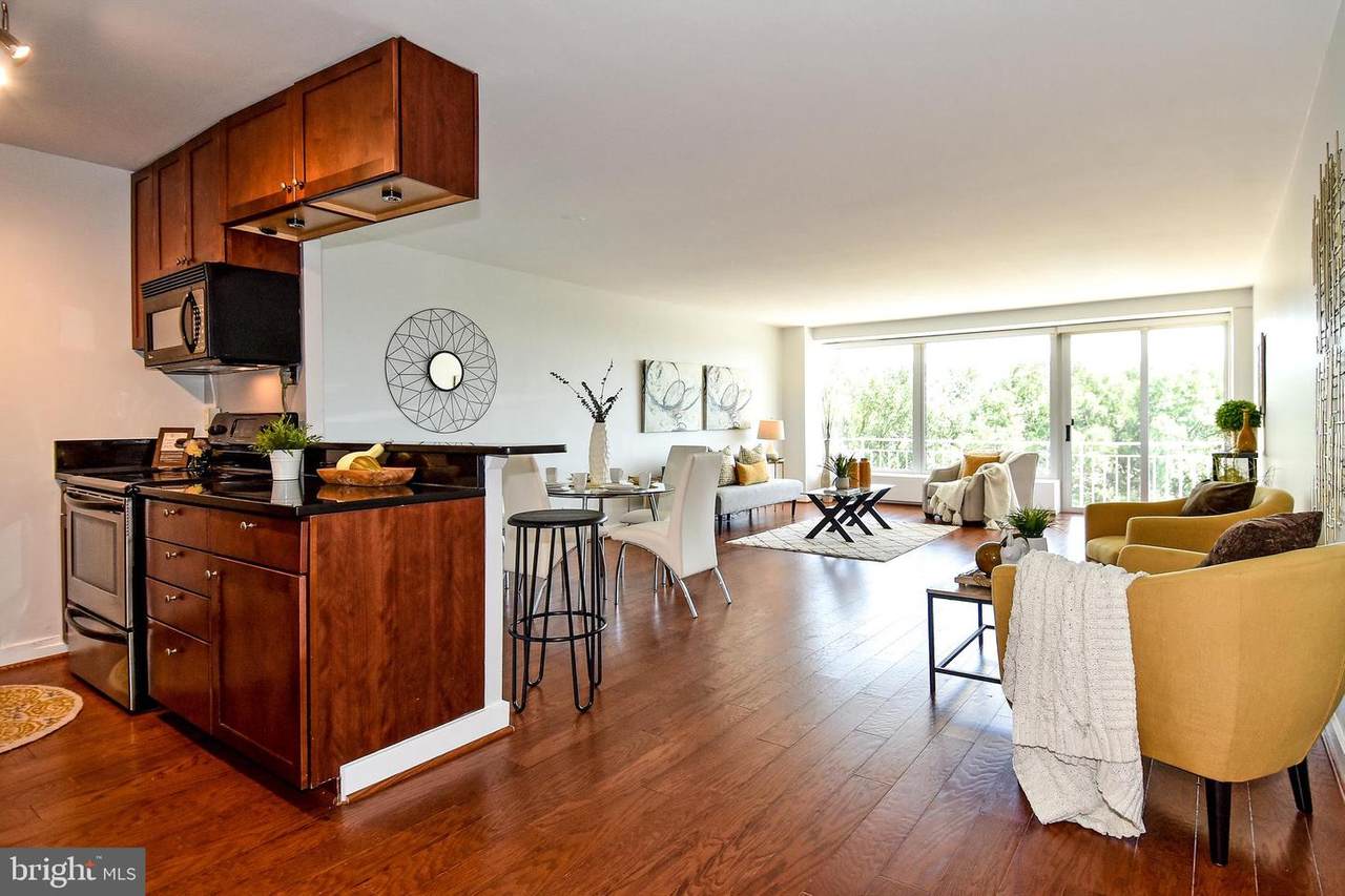 1425 4TH Street - Photo 1