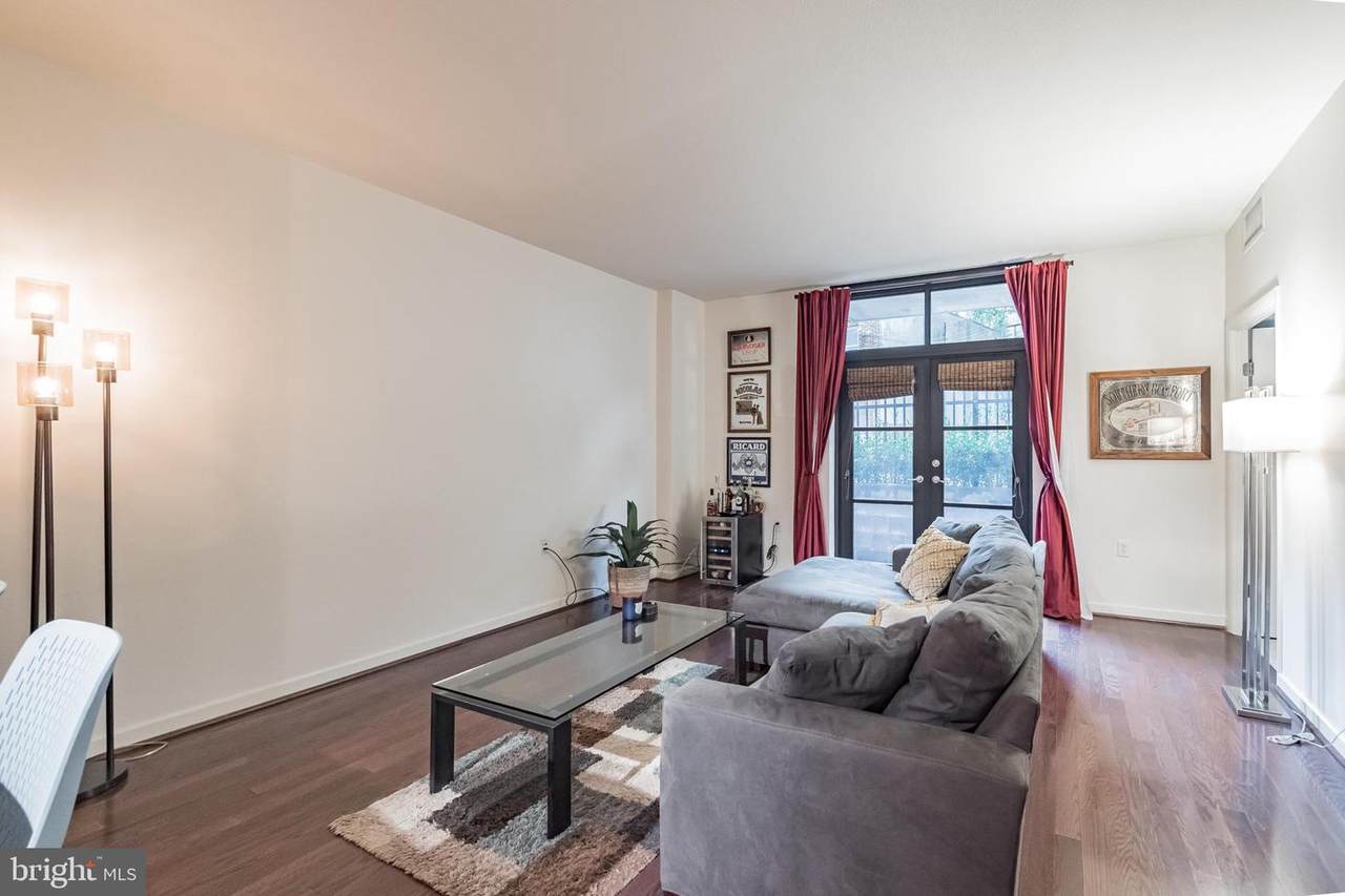 437 New York Avenue - Photo 1