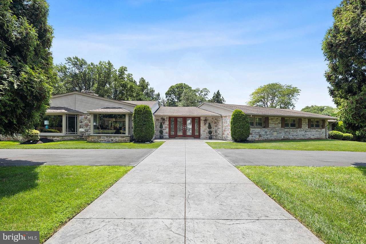 1047 Irvin Road - Photo 1