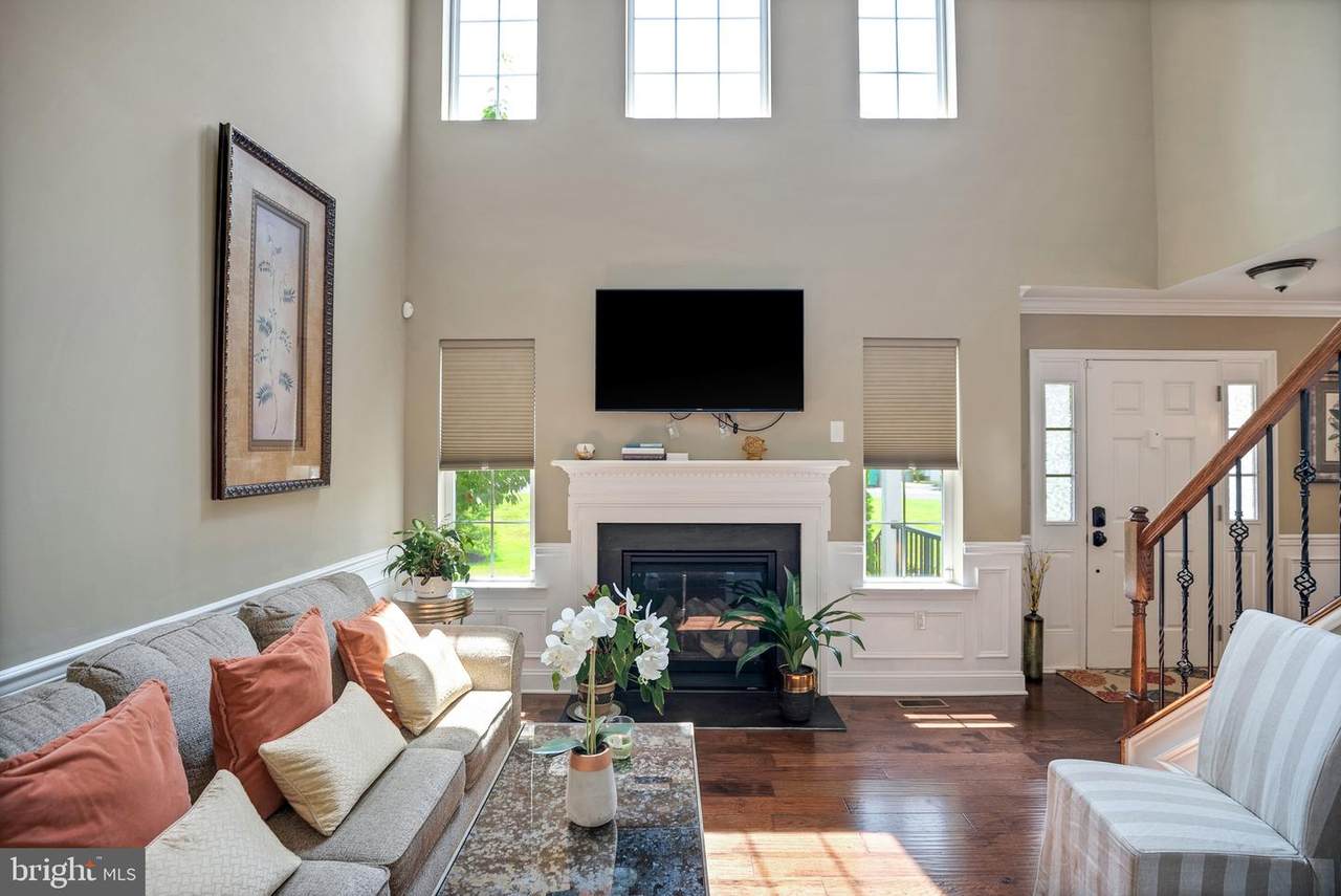 304 Lexington Mews - Photo 1