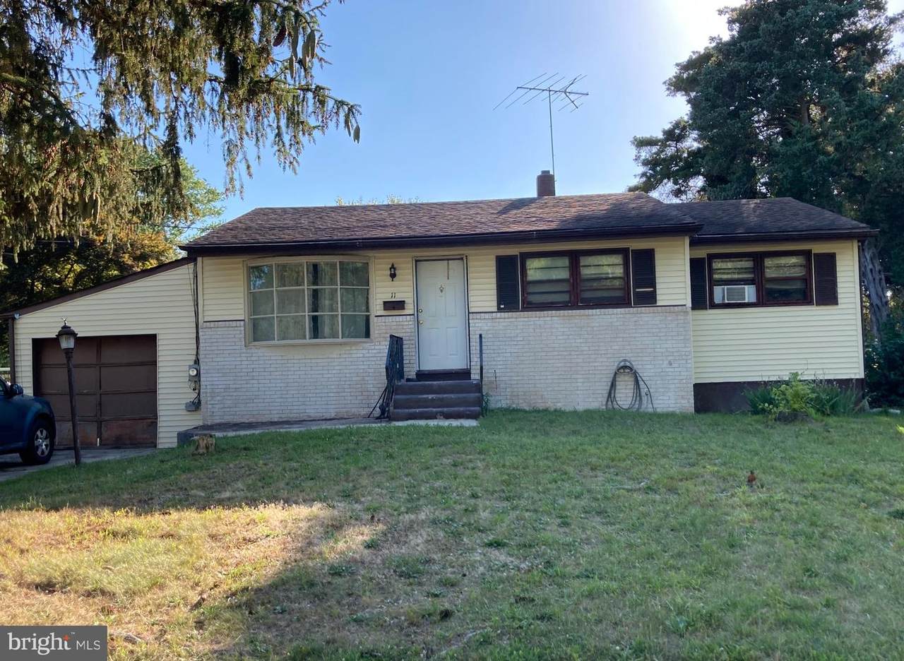11 Barclay Drive - Photo 1