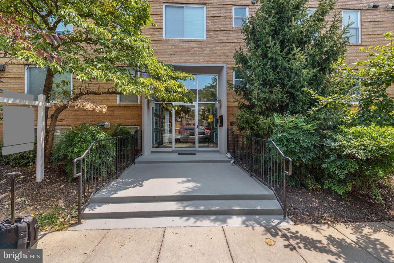 420 16TH Street - Photo 1