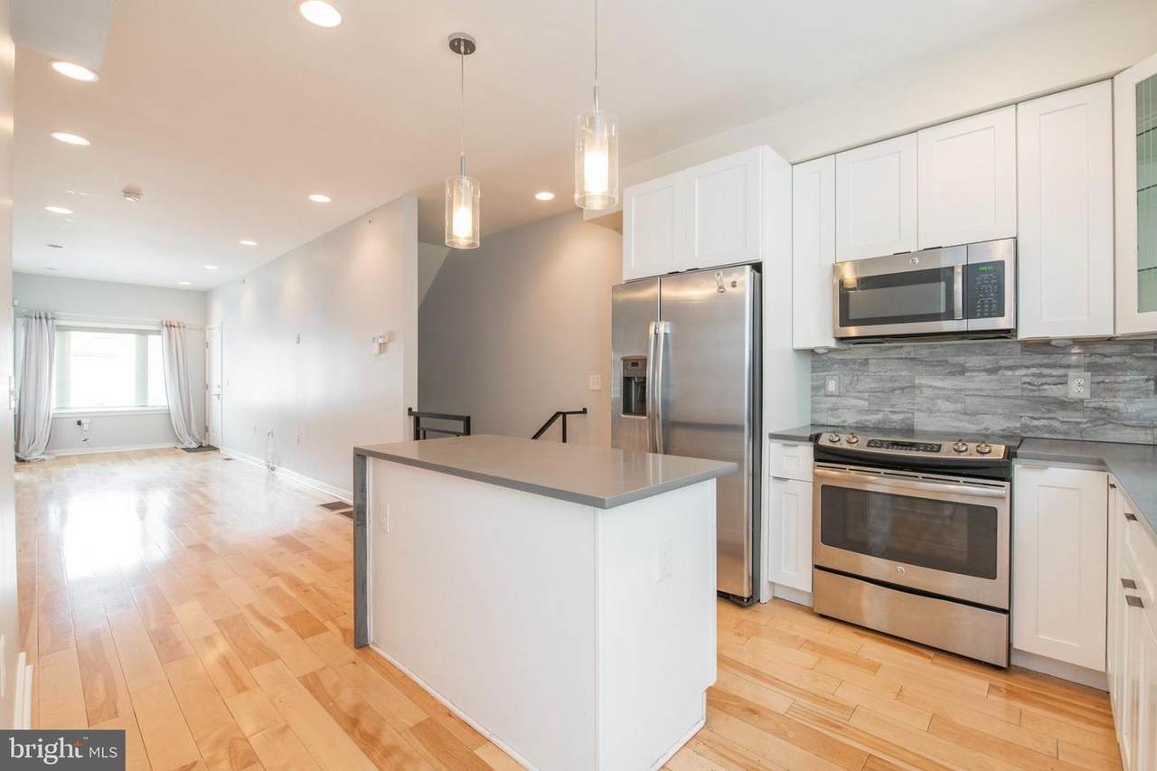 810 Burns Street - Photo 1