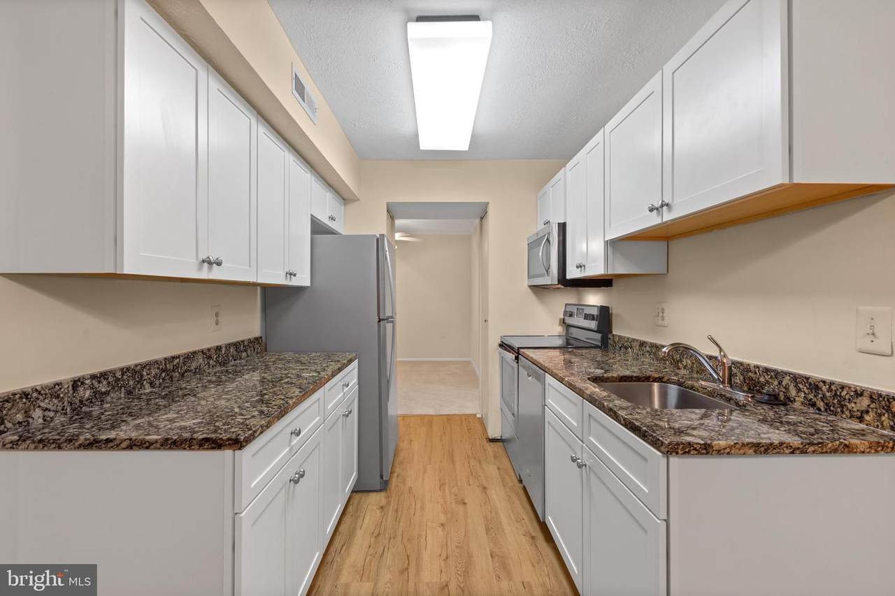 7718 Hanover Pkwy - Photo 1