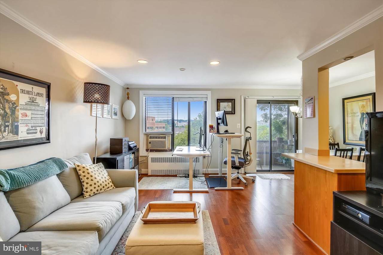 1593 Colonial Terrace - Photo 1