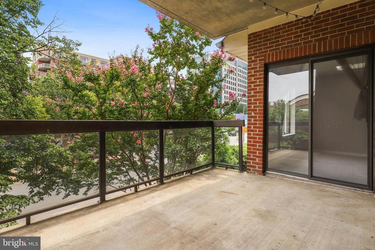 1020 Stafford Street - Photo 1