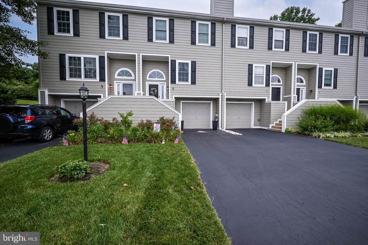 3302 Hartford Court - Photo 1
