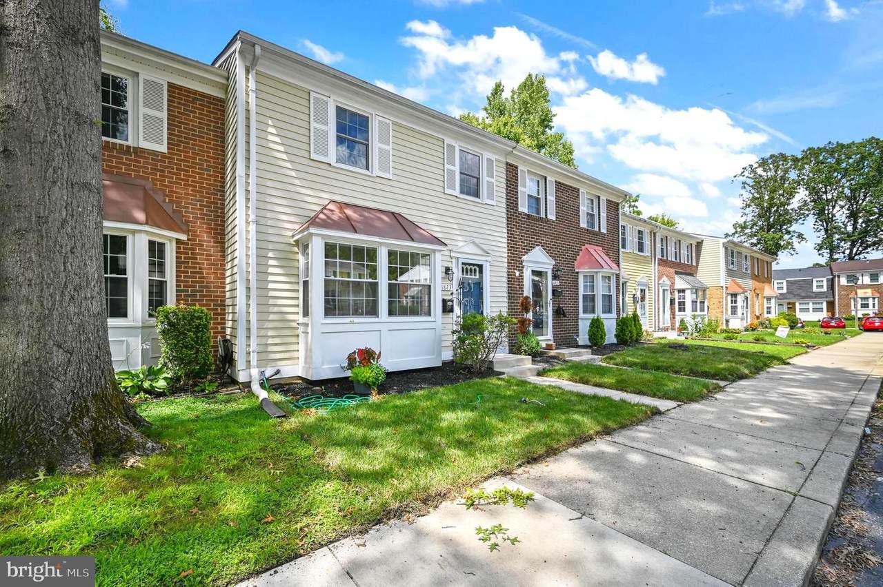 1823 Foxdale Court - Photo 1