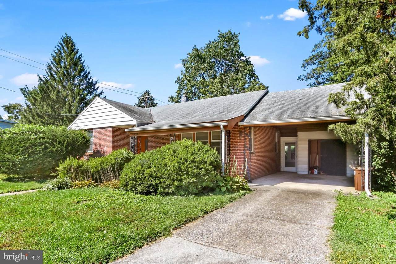 2538 Penbrook Avenue - Photo 1