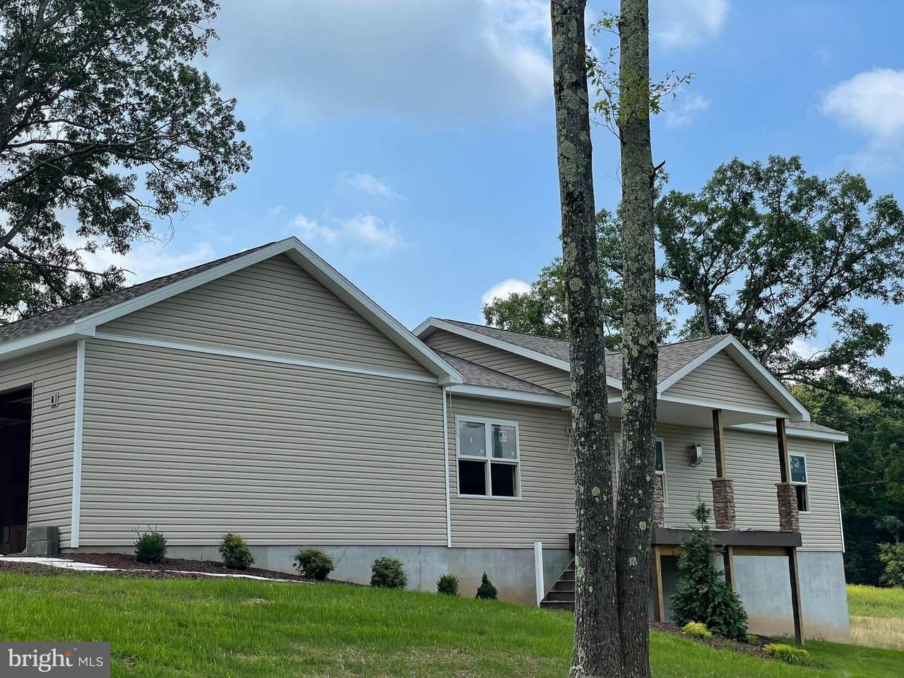 111 College Heights Court - Photo 1