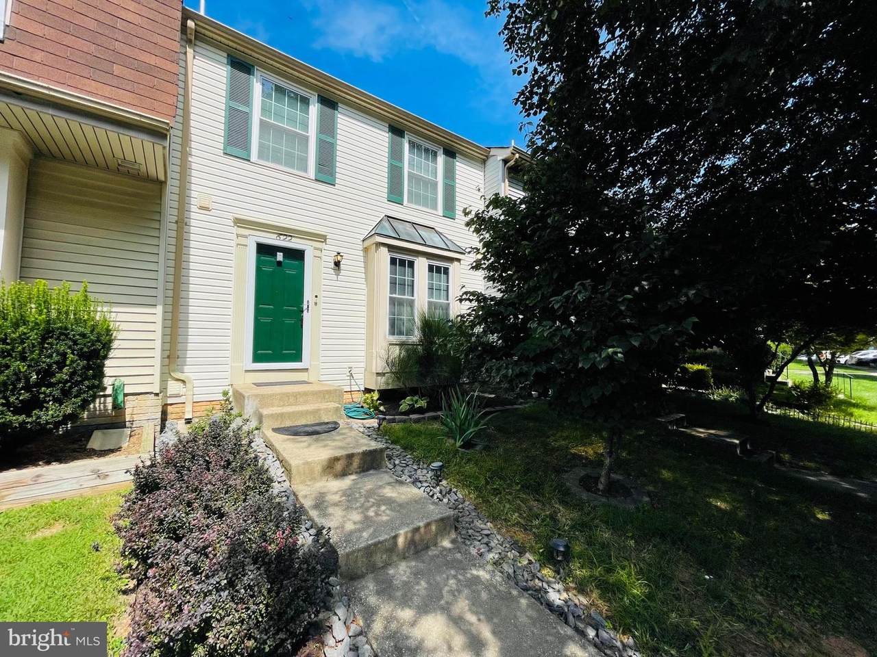 622 Coral Reef Drive - Photo 1