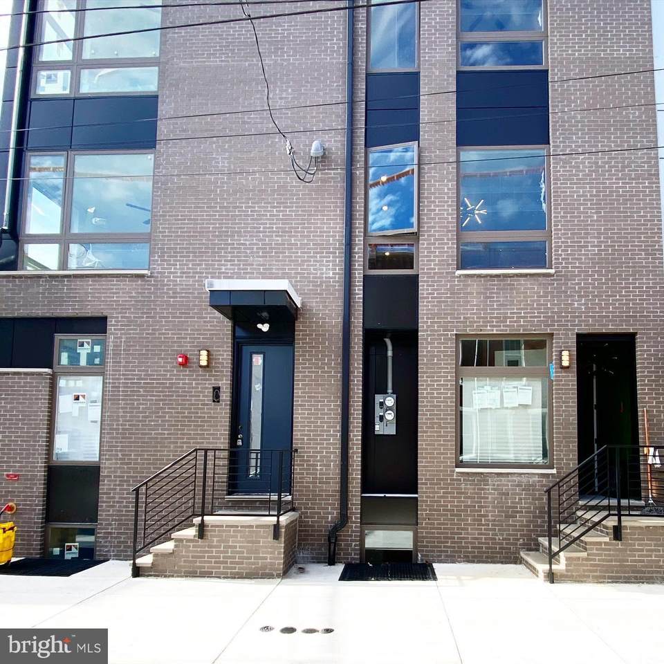 922 15TH Street - Photo 1