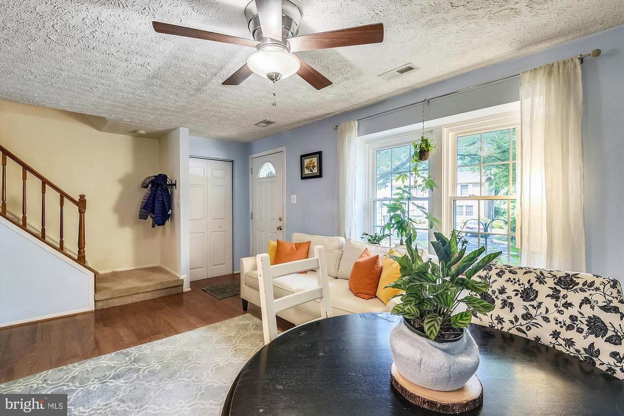 2829 Raymond Court - Photo 1