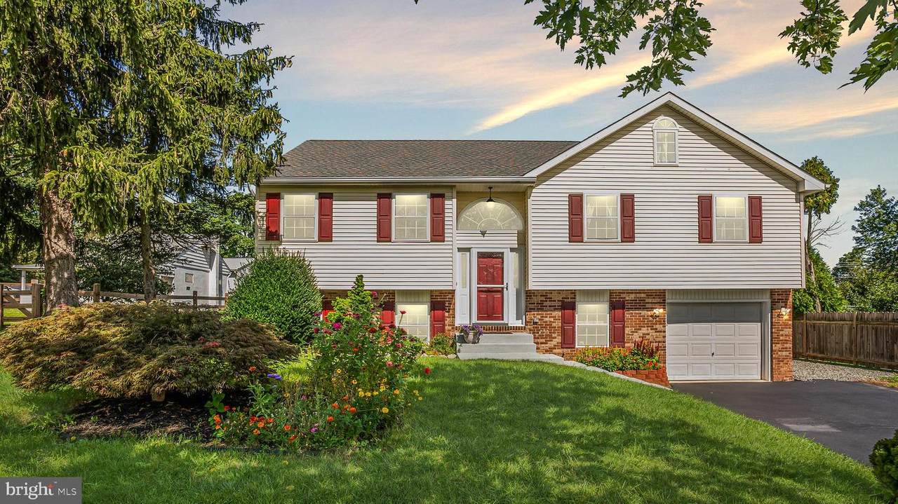349 Maple Avenue - Photo 1