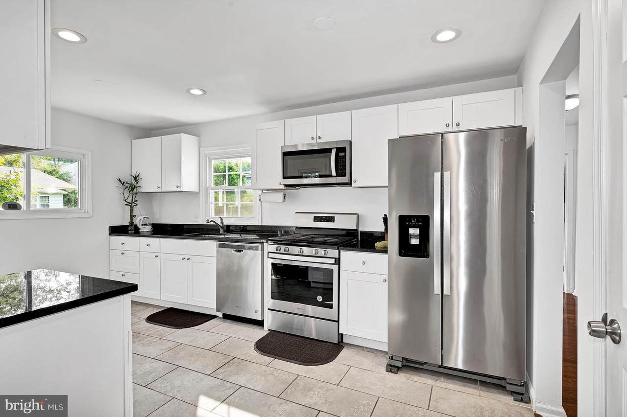 151 Cree Drive - Photo 1