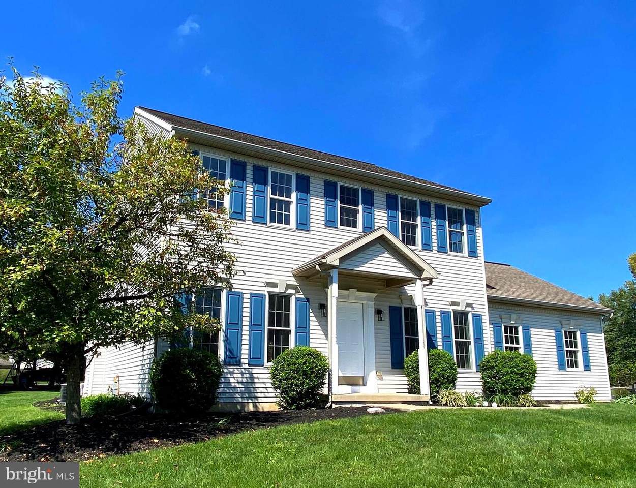 539 Waterside Circle - Photo 1