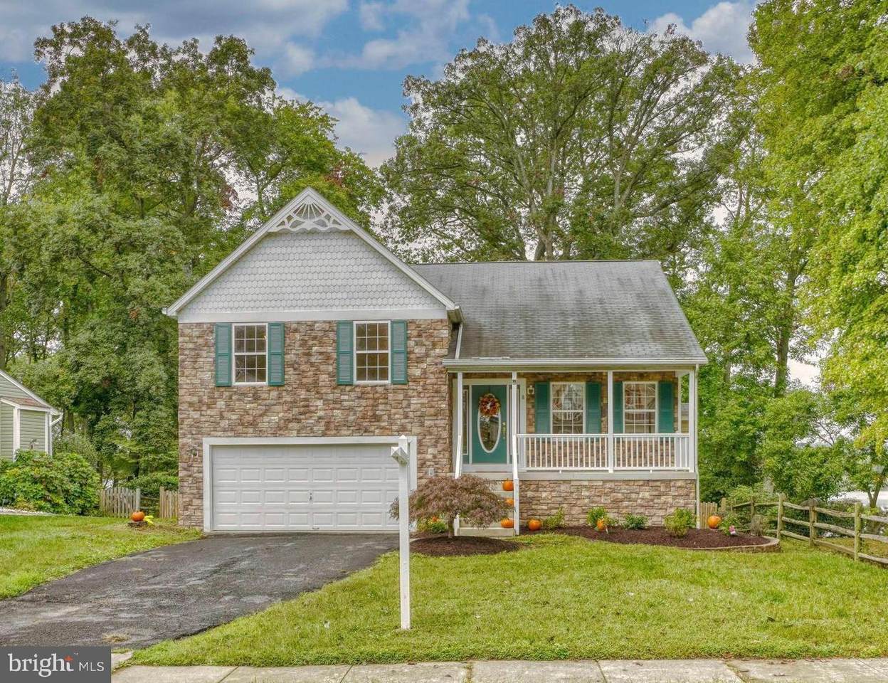 6 Poplar Grove - Photo 1