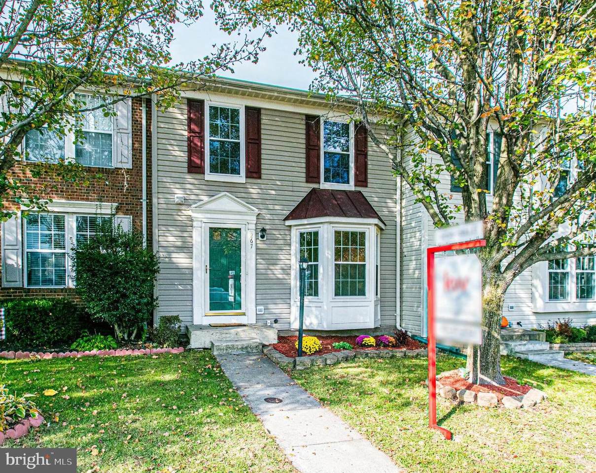 267 Shirley Square - Photo 1
