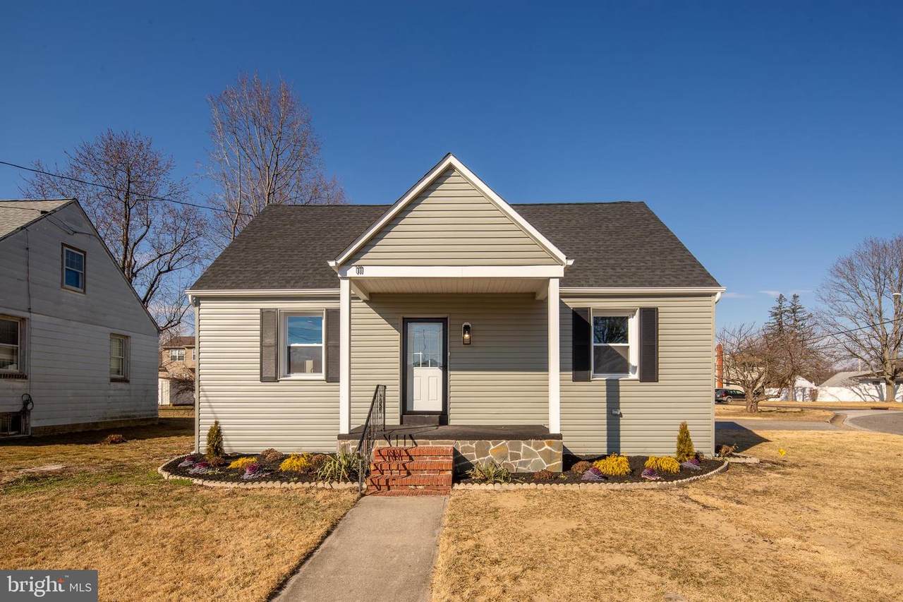 111 Queen Avenue - Photo 1
