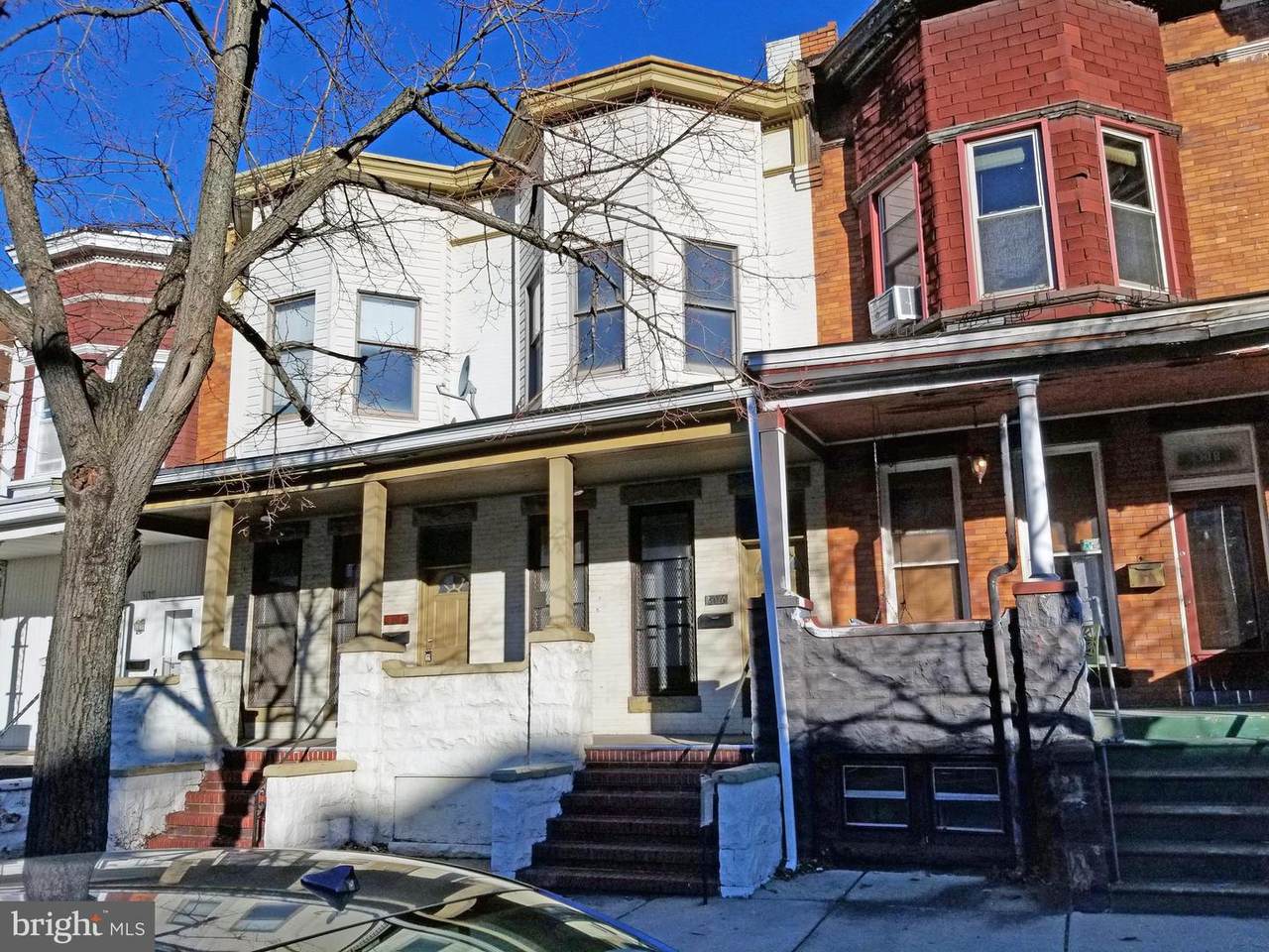 304 25TH Street - Photo 1