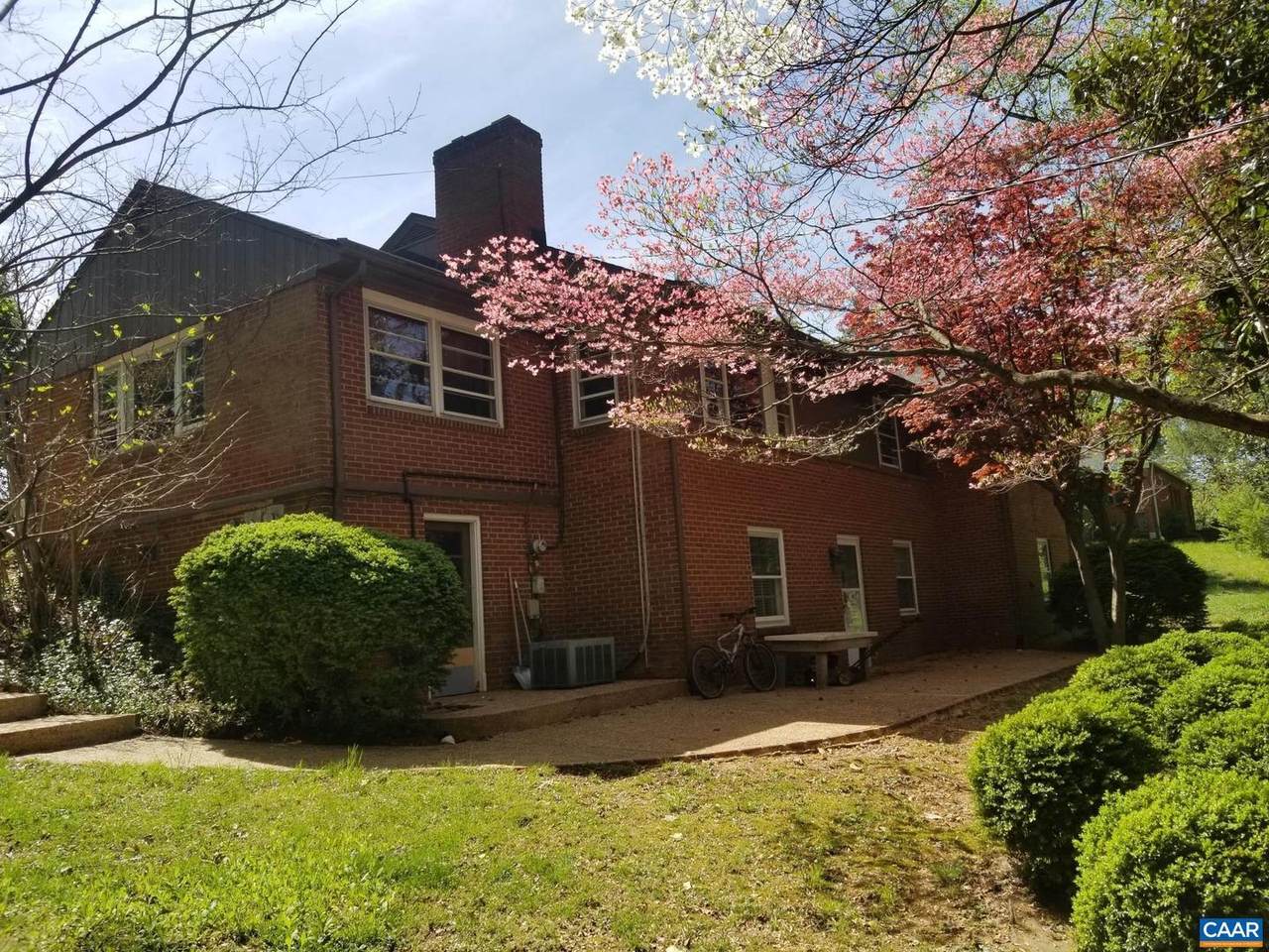 721 Lyons Ave - Photo 1