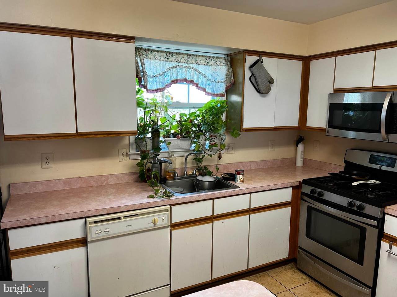 2563 Markham Lane - Photo 1