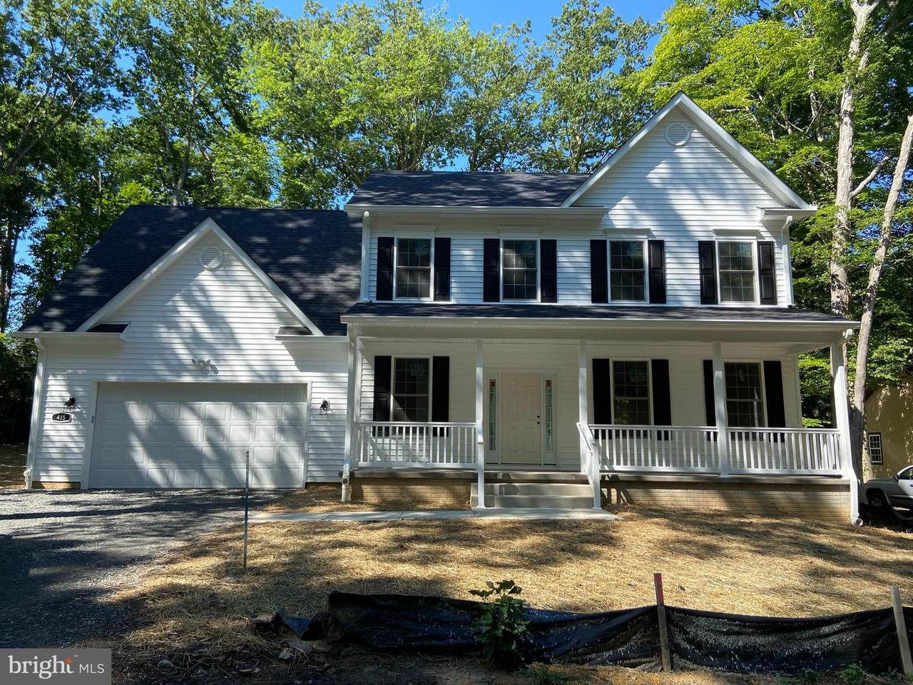 415 Hawthorne Court - Photo 1