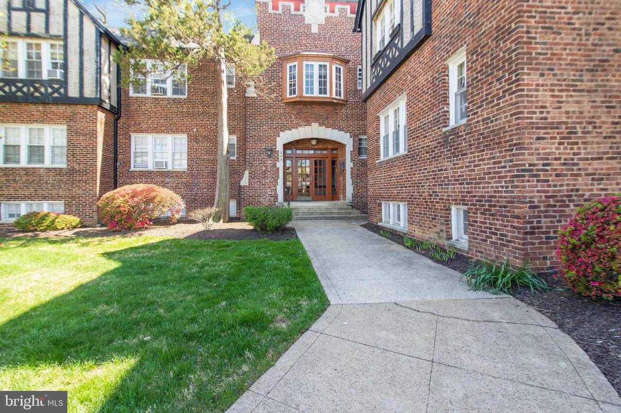 208 Farragut Street - Photo 1
