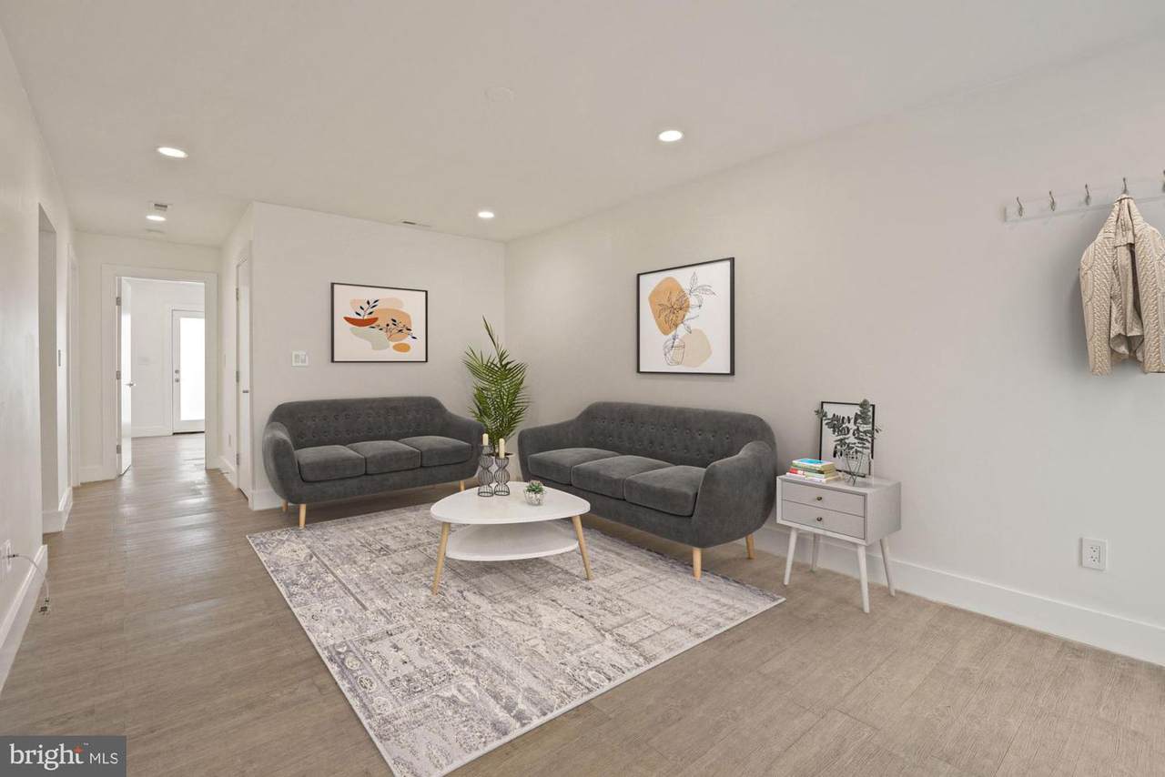 1355 Oak Street - Photo 1