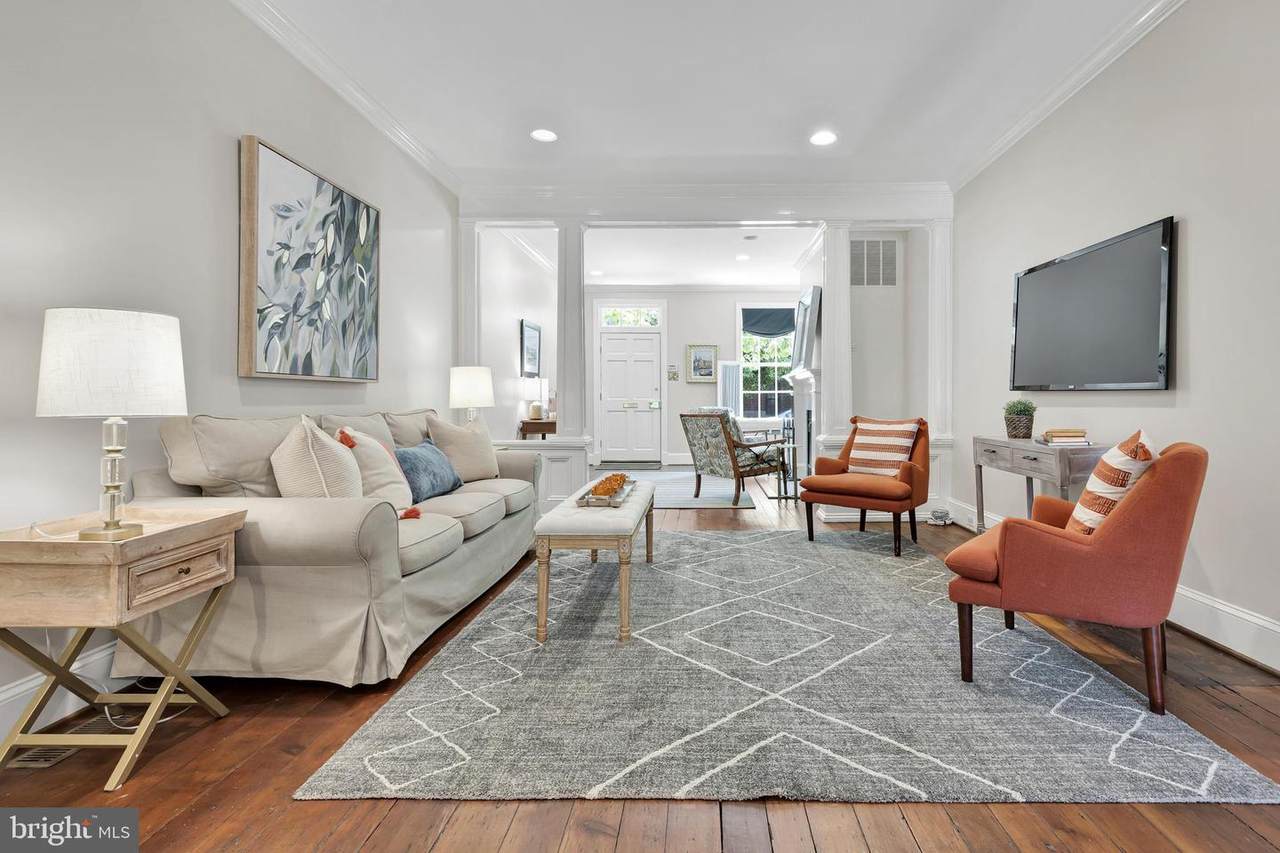 916 William Street - Photo 1