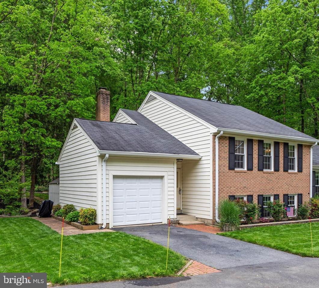 9910 Hemlock Woods Lane - Photo 1