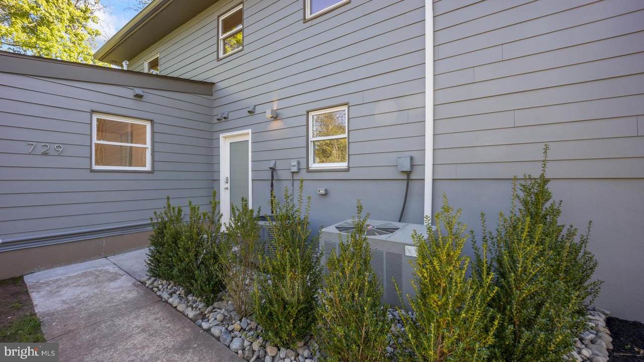 729 Princeton Kingston Rd - Photo 1