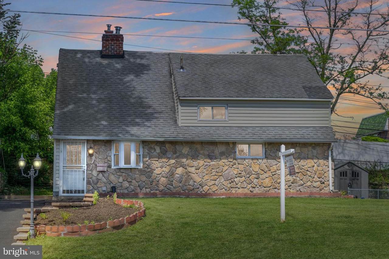 735 Alburger Avenue - Photo 1
