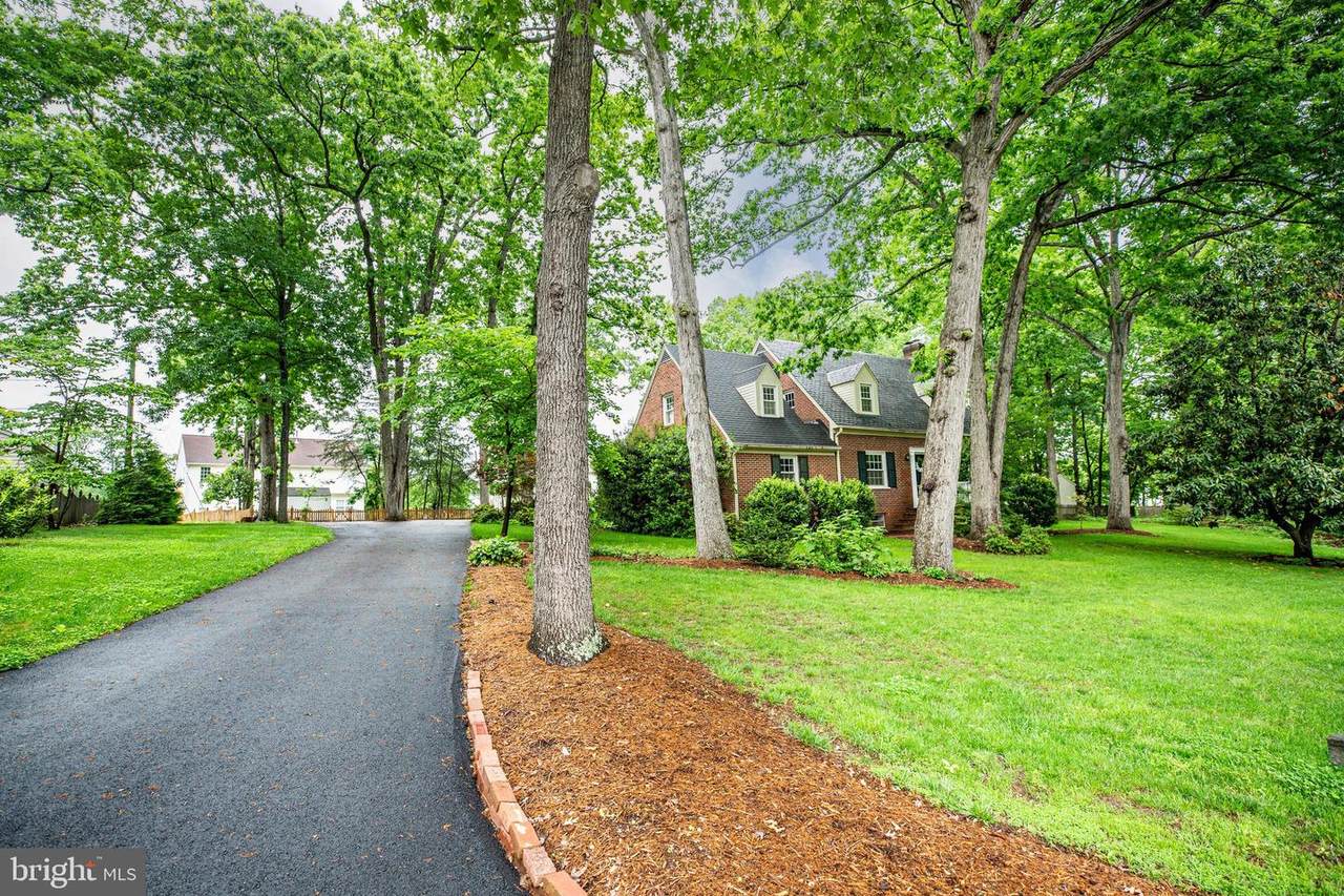 105 Poplar Drive - Photo 1