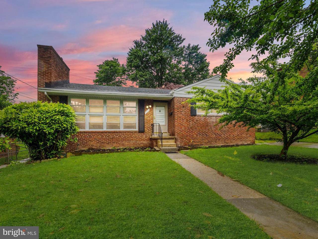10308 Brunswick Avenue - Photo 1