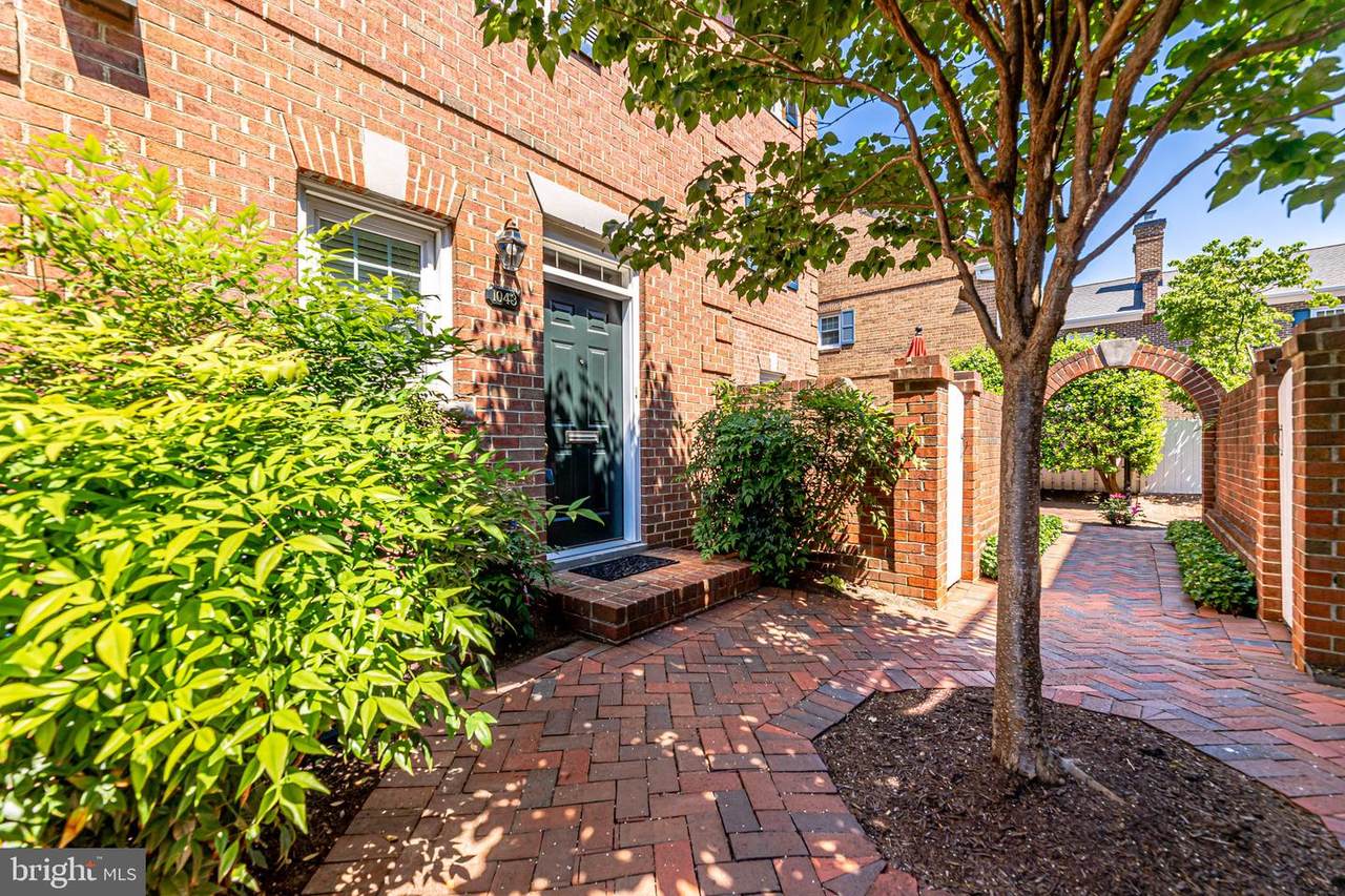 1043 Pitt Street - Photo 1