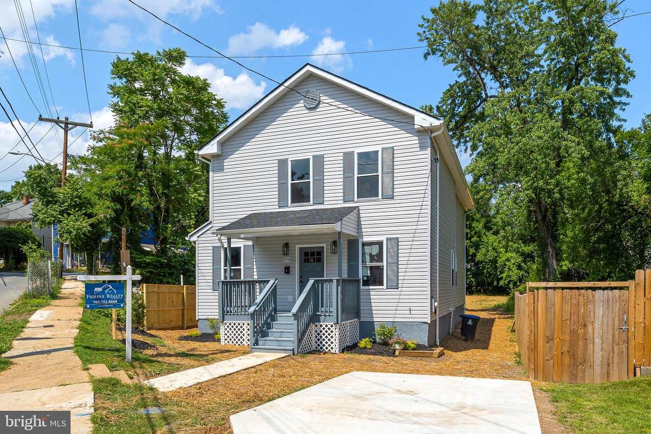 3719 Wells Avenue - Photo 1