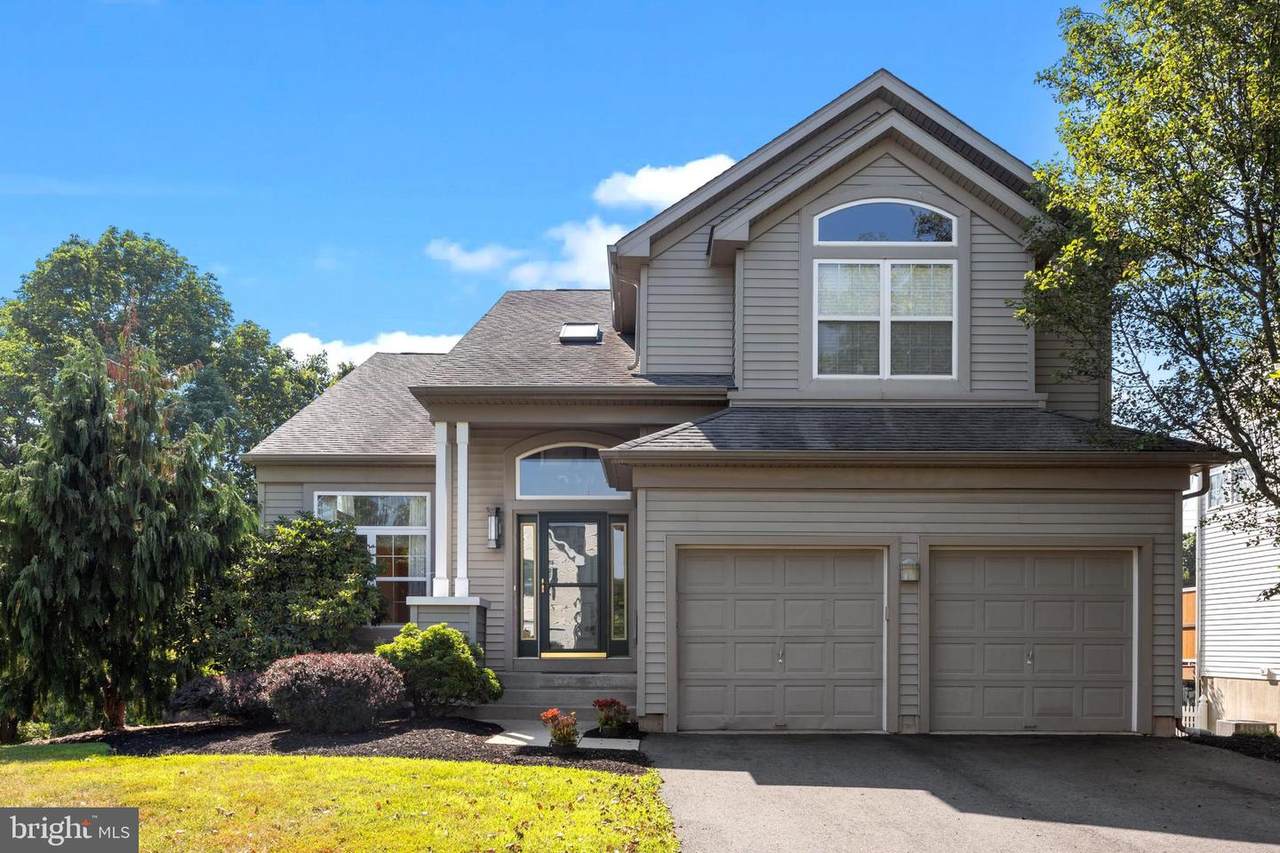 732 Brighton Way - Photo 1