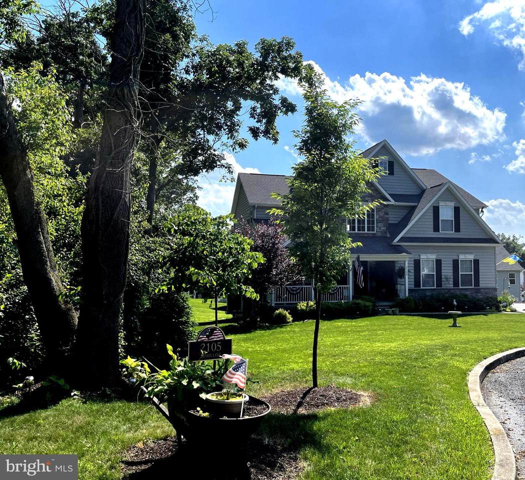 2105 Devon - Photo 1
