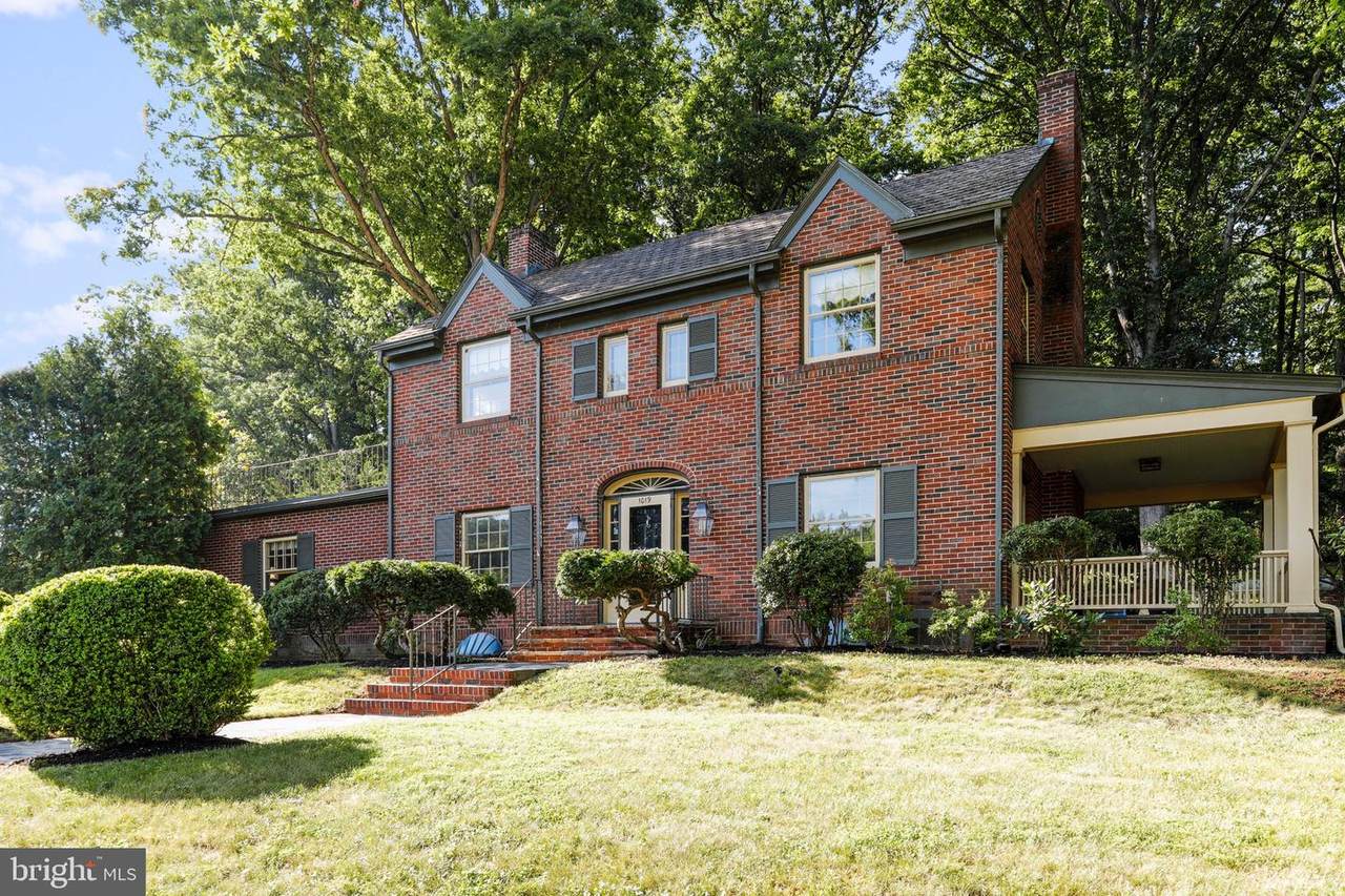 1019 Oakmont Drive - Photo 1
