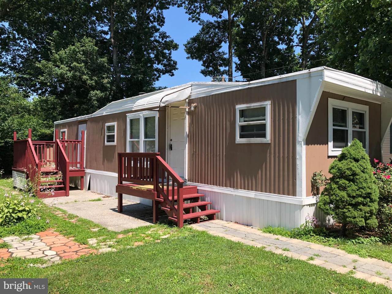 203 Maryland Avenue - Photo 1