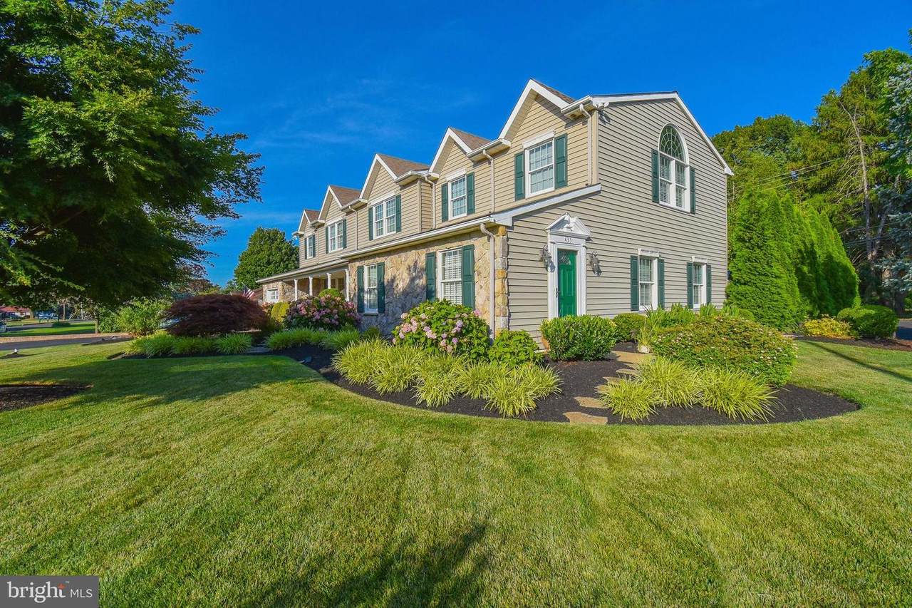 611 School House Lane - Photo 1