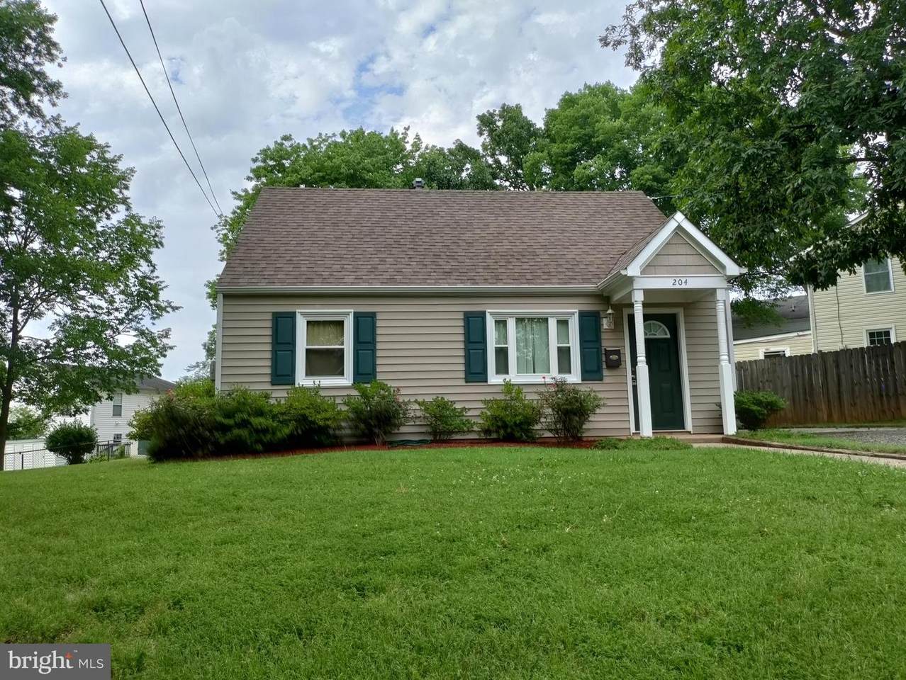 204 Colfax Court - Photo 1
