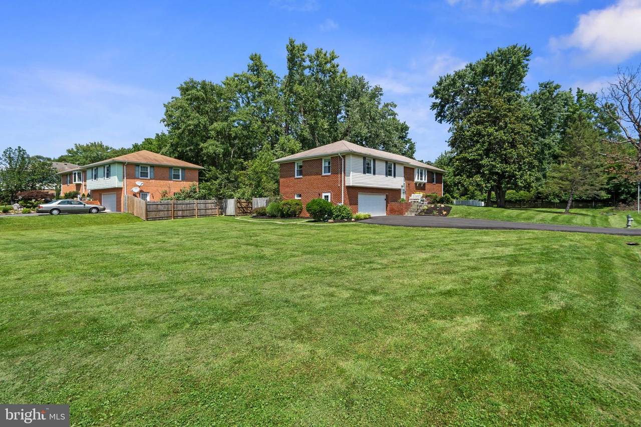 17479 Queen Elizabeth Drive - Photo 1