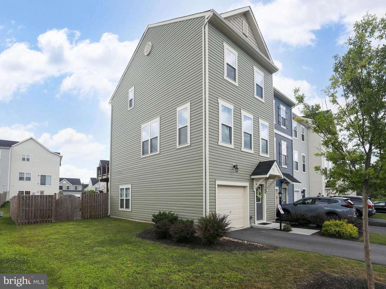 109 Poinsettia Way - Photo 1