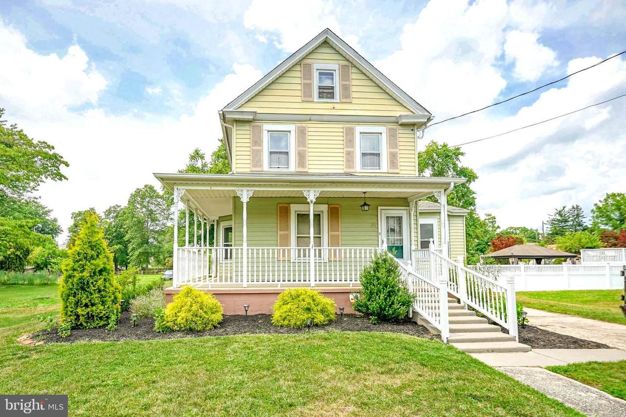 21 Edgewater Avenue - Photo 1