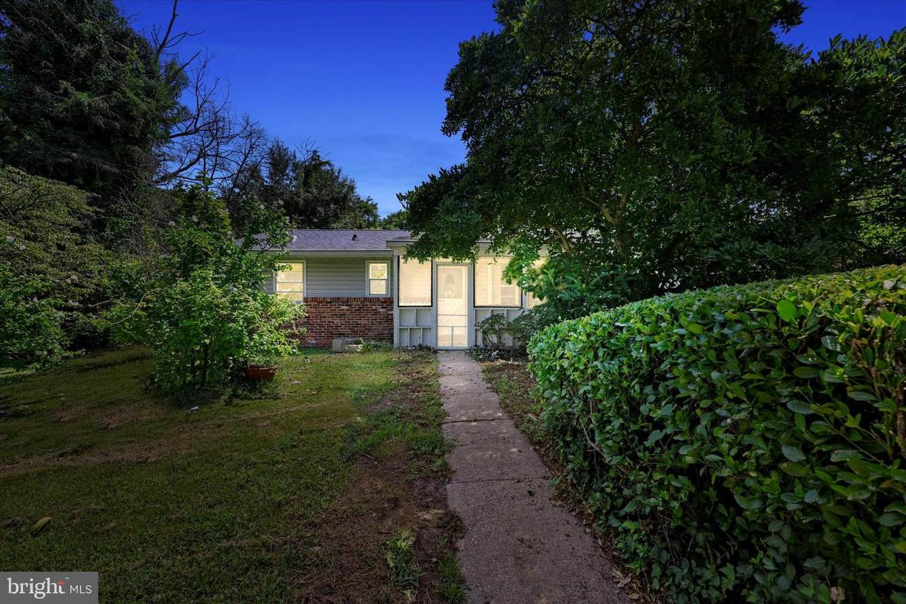 716 Magothy Road - Photo 1